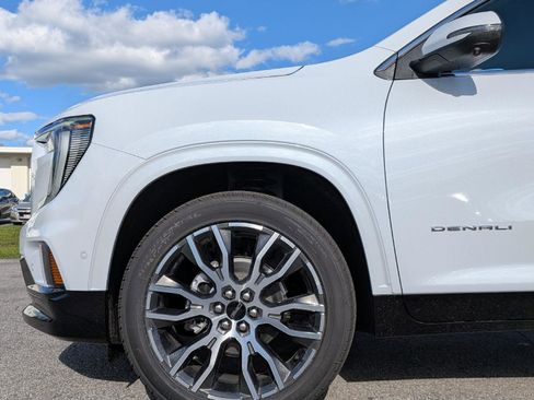 New 2026 GMC Acadia Denali Ultimate w/ LPO, All-Weather Package AWD/4WD image 3