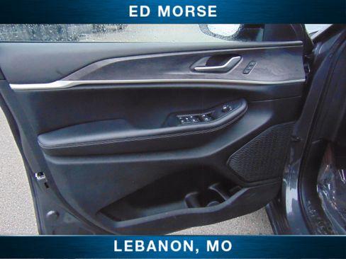 Used 2023 Jeep Grand Cherokee L Limited image 18