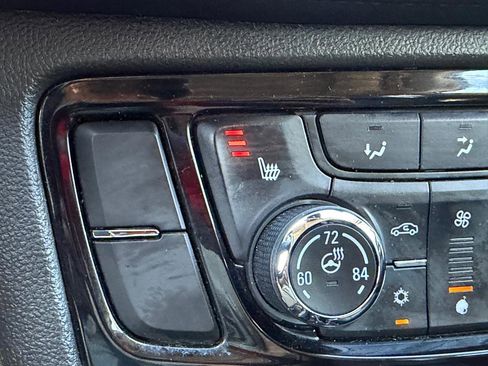 Used 2019 Buick Encore Essence AWD/4WD image 26