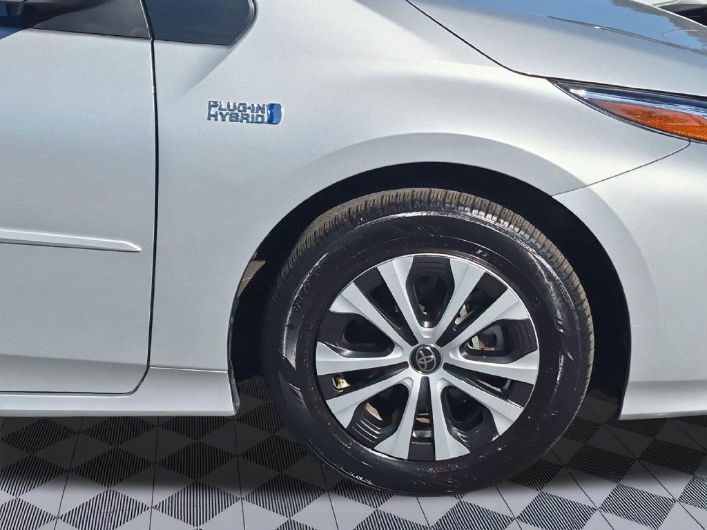 Used 2022 Toyota Prius Prime LE FWD image 29