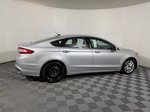 Used 2016 Ford Fusion SE FWD image 7