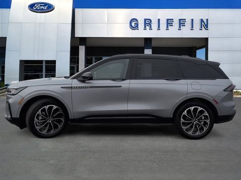 Used 2024 Lincoln Nautilus Reserve w/ Jet Appearance Package (87T) image 10