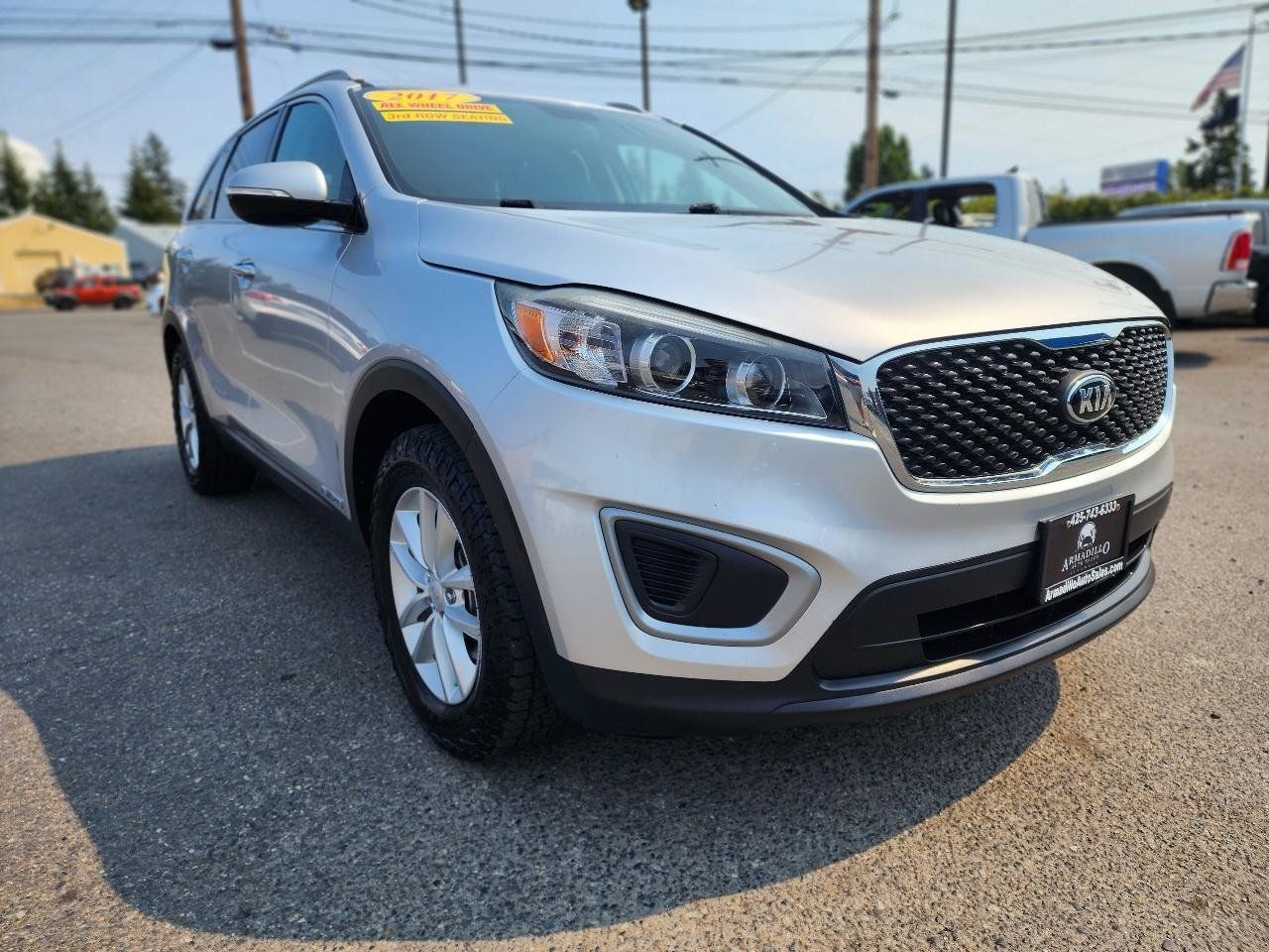 Used 2017 Kia Sorento AWD image 3
