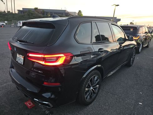 Used 2019 BMW X5 xDrive50i w/ M Sport Package image 5