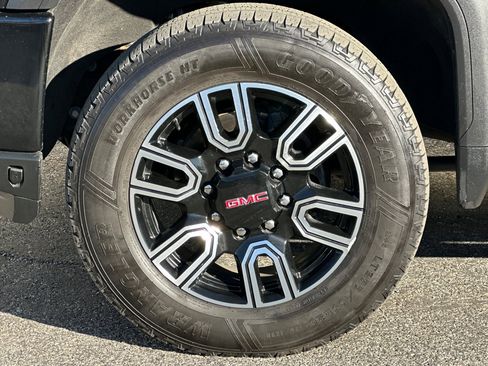 Used 2021 GMC Sierra 2500 AT4 w/ AT4 Premium Plus Package image 36