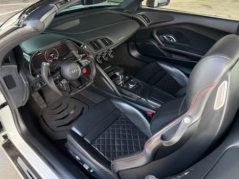 Used 2017 Audi R8 V10 w/ Carbon Exterior Package AWD/4WD image 25