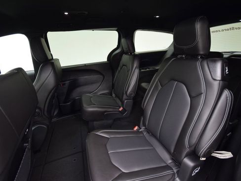 New 2026 Chrysler Pacifica Select w/ S Appearance Package image 35