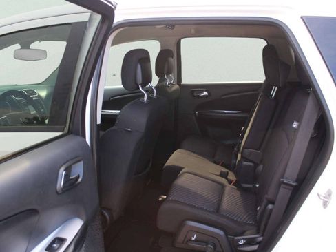 Used 2016 Dodge Journey SE w/ Flexible Seating Group FWD image 6