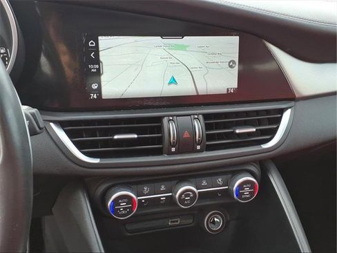 Used 2023 Alfa Romeo Giulia Veloce image 9