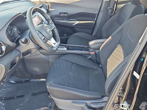 Used 2024 Nissan Kicks SV image 11
