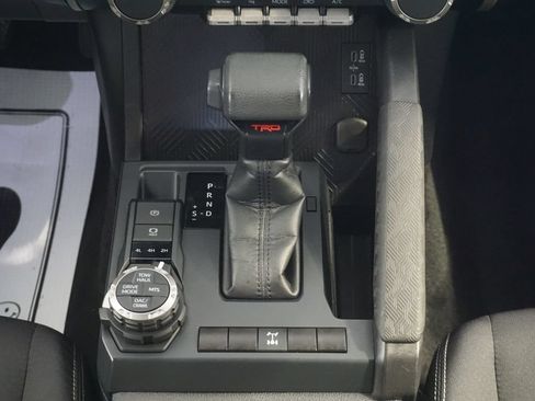 Certified 2025 Toyota Tacoma TRD Off-Road AWD/4WD image 29
