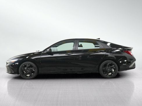 Certified 2026 Hyundai Elantra SEL FWD image 2