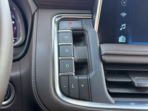 Used 2023 Chevrolet Tahoe LT w/ Luxury Package image 20