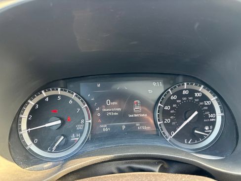 Used 2021 Toyota Highlander Limited AWD/4WD image 6