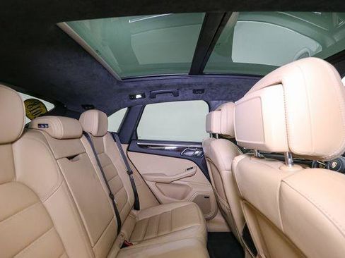 Used 2018 Porsche Macan Turbo image 23