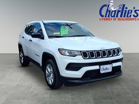 Used 2025 Jeep Compass Sport AWD/4WD image 3