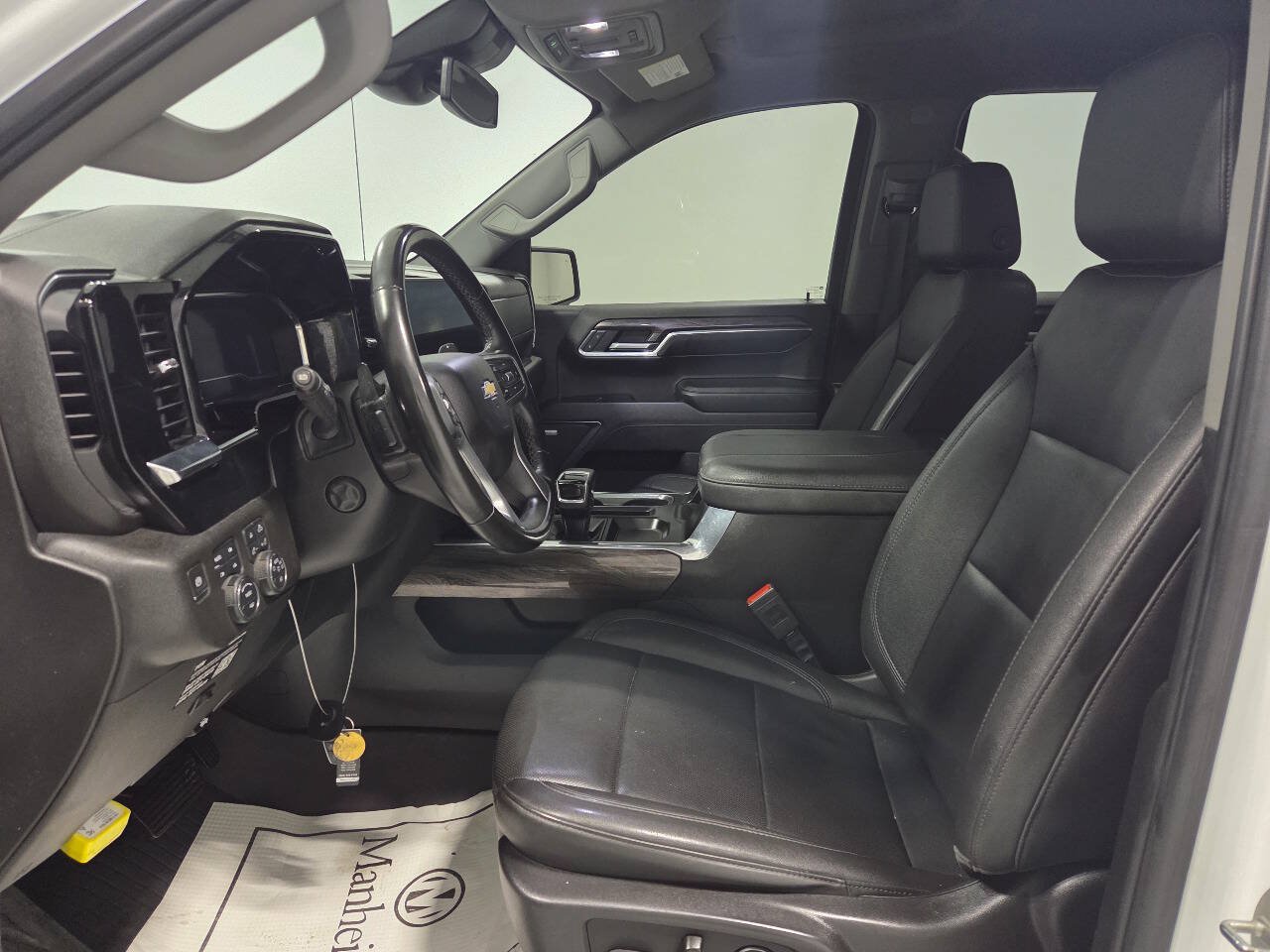 Used 2024 Chevrolet Silverado 1500 LTZ w/ LTZ Convenience Package II AWD/4WD image 13