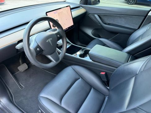 Used 2021 Tesla Model Y Long Range AWD/4WD image 14