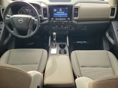 Certified 2022 Nissan Frontier SV image 15