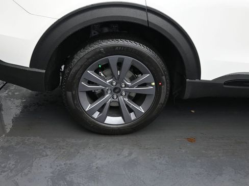 New 2026 Ford Explorer Active AWD/4WD image 7
