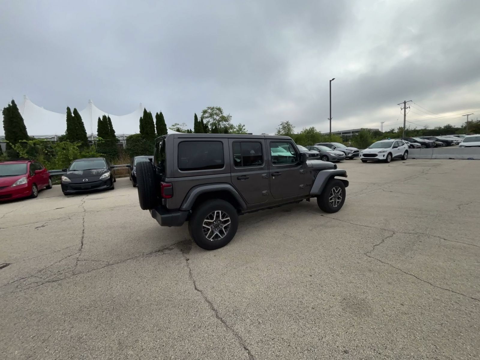 Used 2025 Jeep Wrangler Unlimited Sahara AWD/4WD image 14