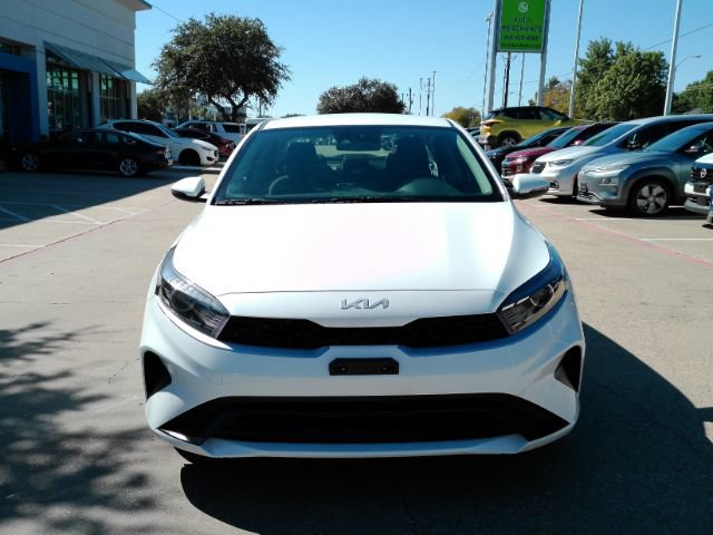 Used 2024 Kia Forte LXS w/ LXS Technology Package FWD image 2