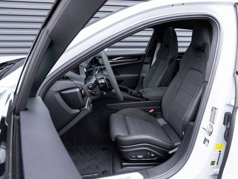 New 2026 Porsche Panamera 4 image 5