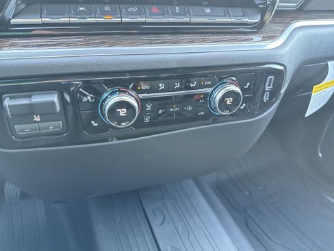 New 2026 GMC Sierra 1500 Elevation w/ Elevation Select Package AWD/4WD image 17