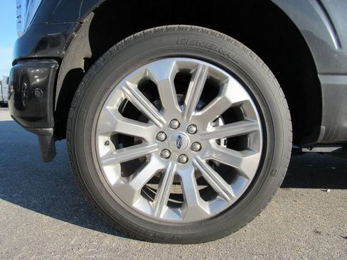 Used 2022 Ford F150 Limited image 9