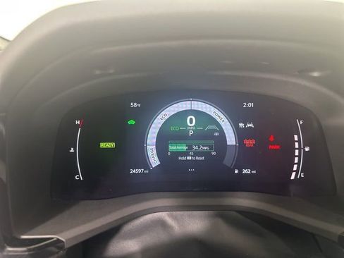 Used 2025 Toyota Camry SE FWD image 19