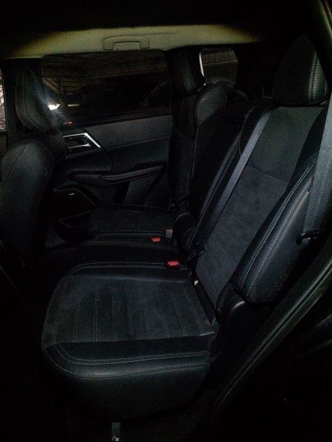 Used 2025 Mitsubishi Outlander SE FWD image 6