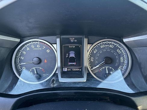 Used 2017 Toyota Tacoma SR5 image 11