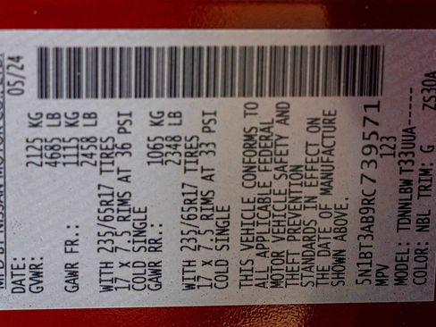 Used 2024 Nissan Rogue S image 31