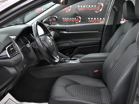 Used 2023 Toyota Camry SE image 18