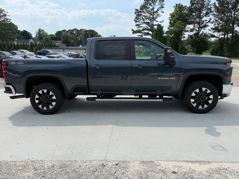 Used 2020 Chevrolet Silverado 2500 LT w/ All Star Edition AWD/4WD image 9