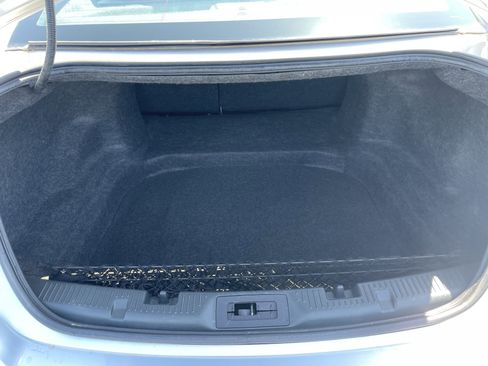 Used 2014 Ford Taurus Limited w/ Equipment Group 301A FWD image 9