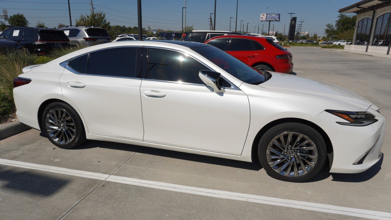 Certified 2024 Lexus ES 350 Ultra Luxury w/ Accessory Package (Z2) FWD image 4