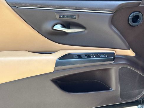 Used 2020 Lexus ES 350 w/ Premium Package FWD image 12