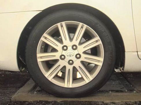 Used 2010 Toyota Avalon Limited FWD image 9