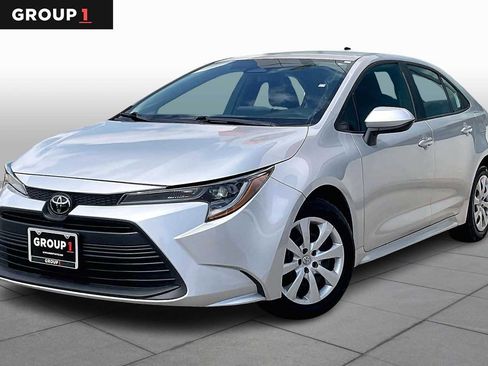 Used 2024 Toyota Corolla LE image 1