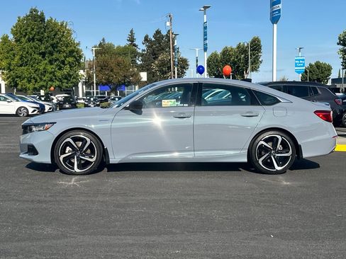 Used 2022 Honda Accord Sport image 2
