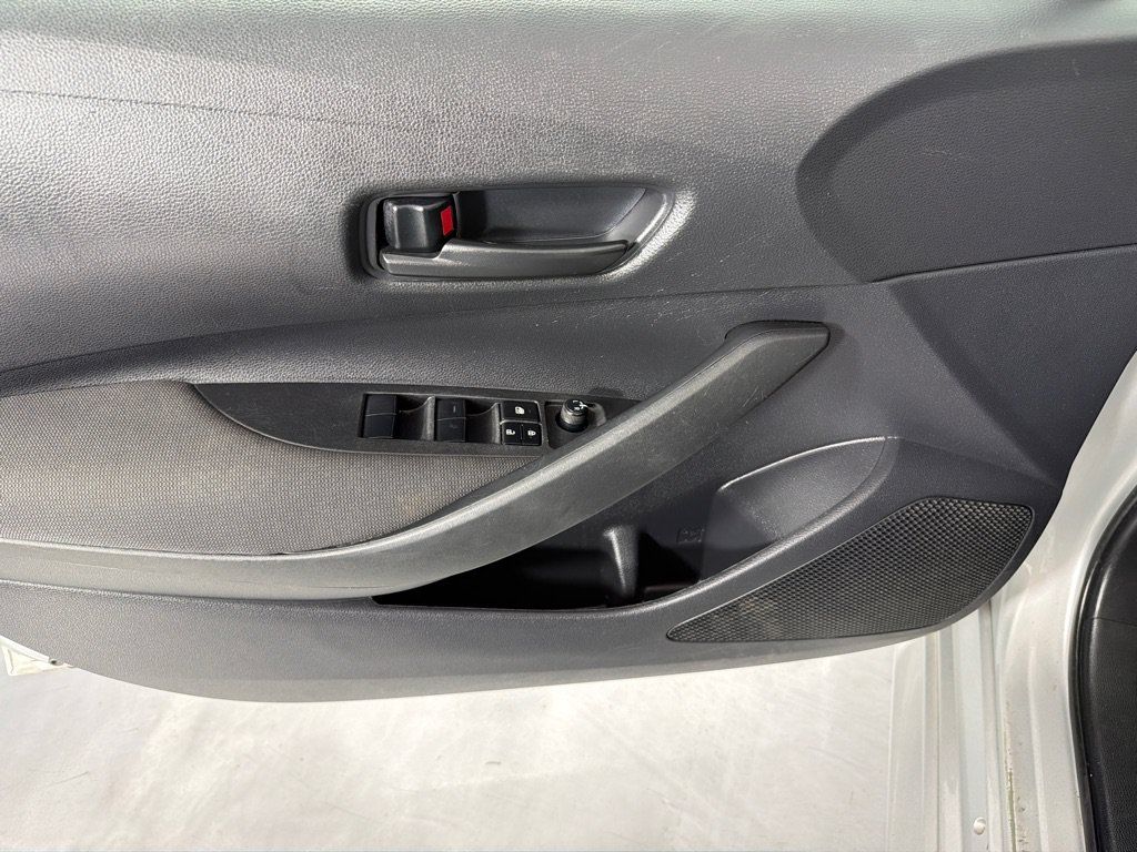 Used 2022 Toyota Corolla LE FWD image 11
