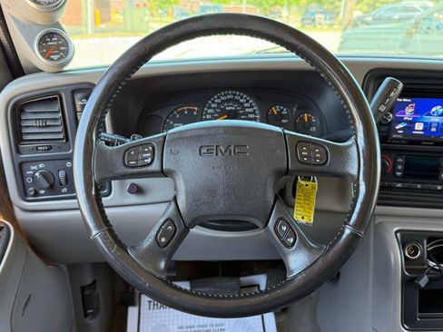 Used 2005 GMC Sierra 2500 SLT w/ Heavy-Duty Power Package AWD/4WD image 20