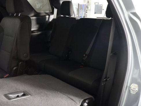 Used 2023 Chevrolet Traverse LT image 33