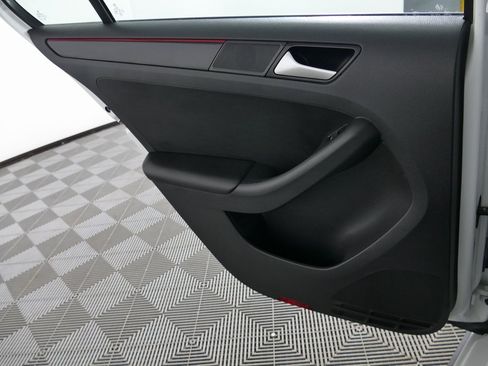 Used 2017 Volkswagen Jetta GLI image 27