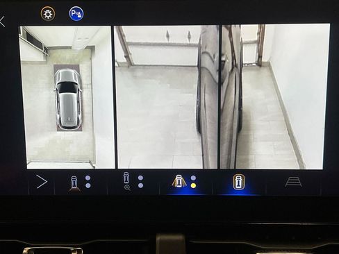 Used 2025 Chevrolet Equinox LT w/ Convenience Package II FWD image 53