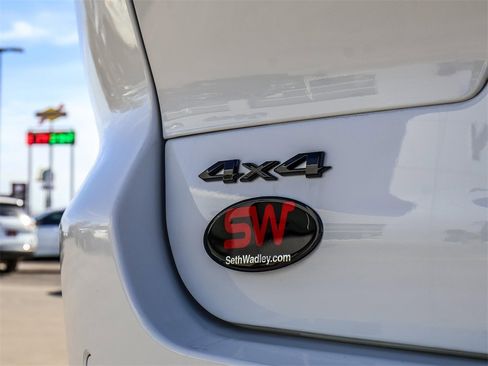 New 2025 Jeep Grand Cherokee L Altitude image 11