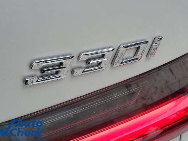Used 2022 BMW 330i Sedan w/ Driving Assistance Package RWD image 9