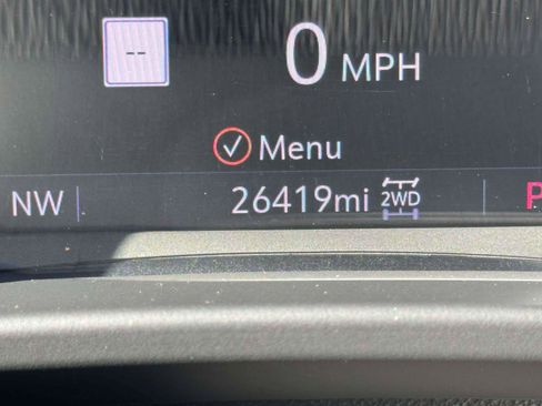 Used 2022 GMC Acadia SLT w/ LPO, Roadside Safety Package image 23