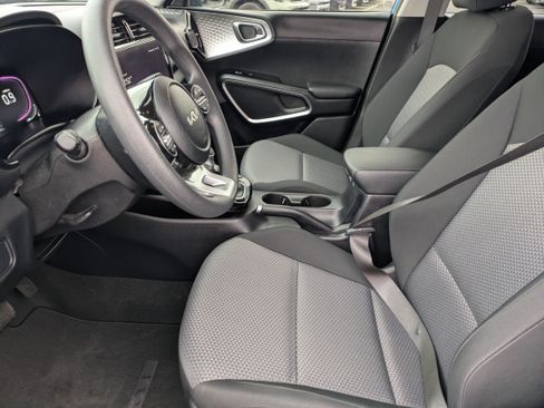 Used 2025 Kia Soul S image 25